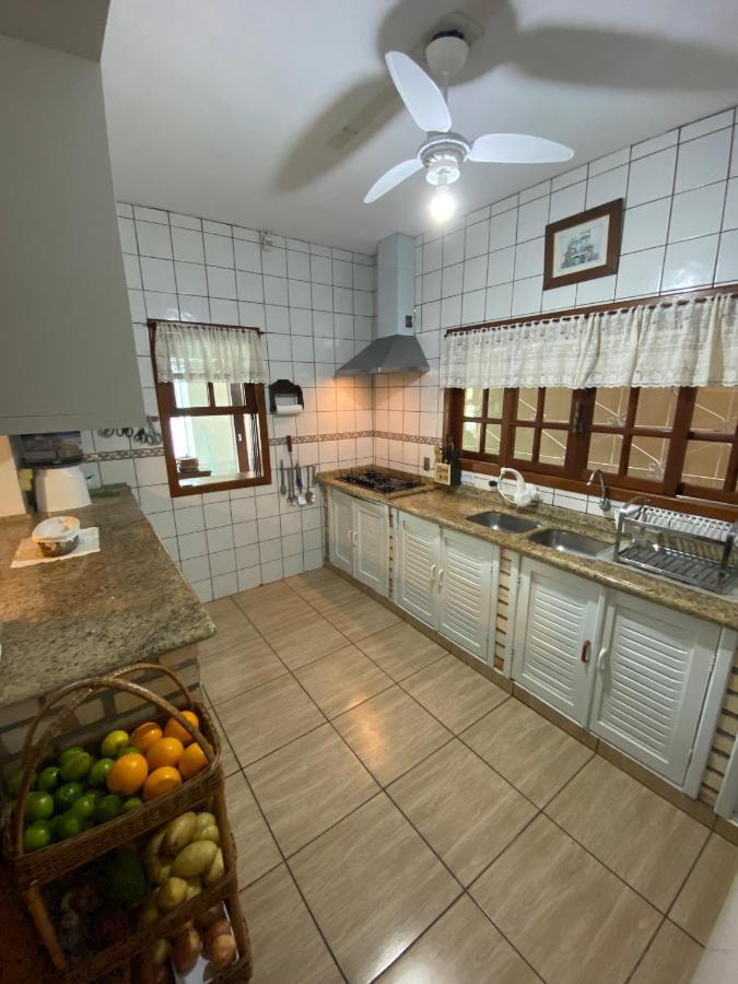 Excelente Casa Com Piscina Na De Ingleses