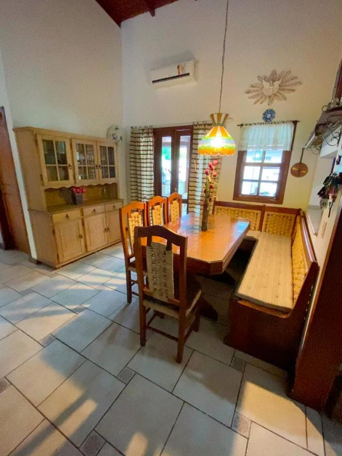 Excelente Casa Com Piscina Na De Ingleses *
